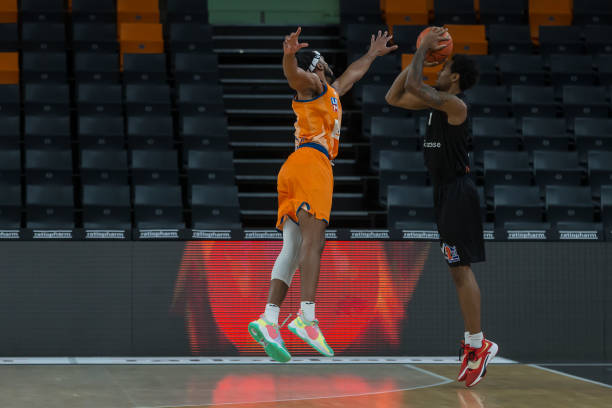 更折射出职 更折射出职