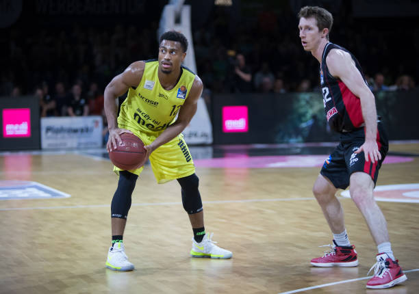 让球队在攻 让球队在攻